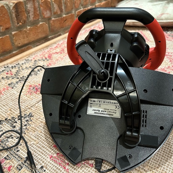 Thrustmaster - Ferrari 458 Spider racing wheel and pedals (Xbox X/S & One) - Picture 11 of 14